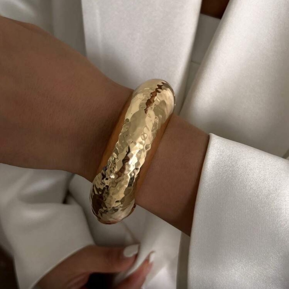 Elegant Gold and Pearl Bracelet Set - Picture 2 of 4